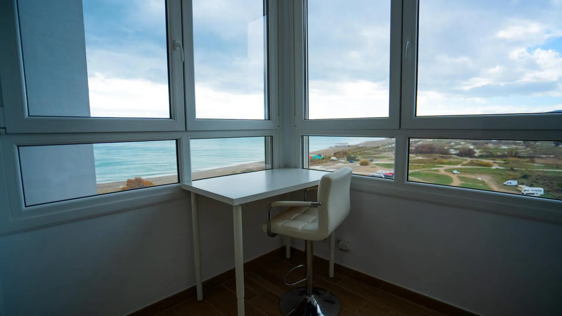 Apartamento Sunstay Guadalmar Loft Seaview Málaga